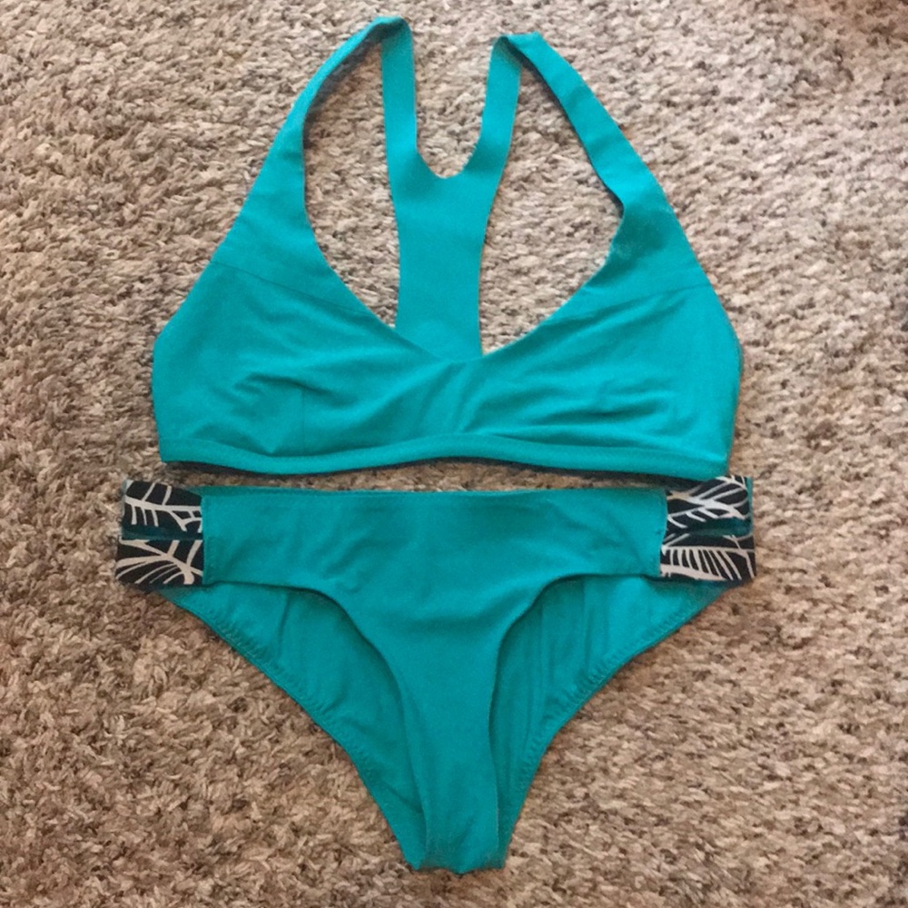 Lululemon bikini Sz 2